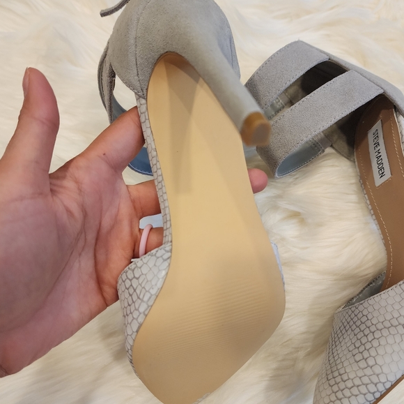 NIB Steve Madden Heels! - Picture 3 of 6